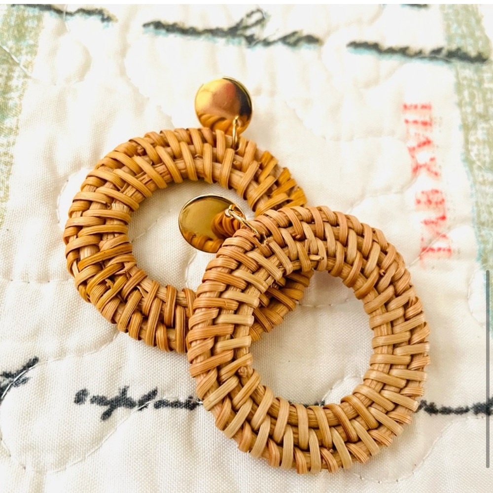 2 Inch Gold-tone Earring Set Boho Retro Pierced Rattan New - Picture 4 of 8